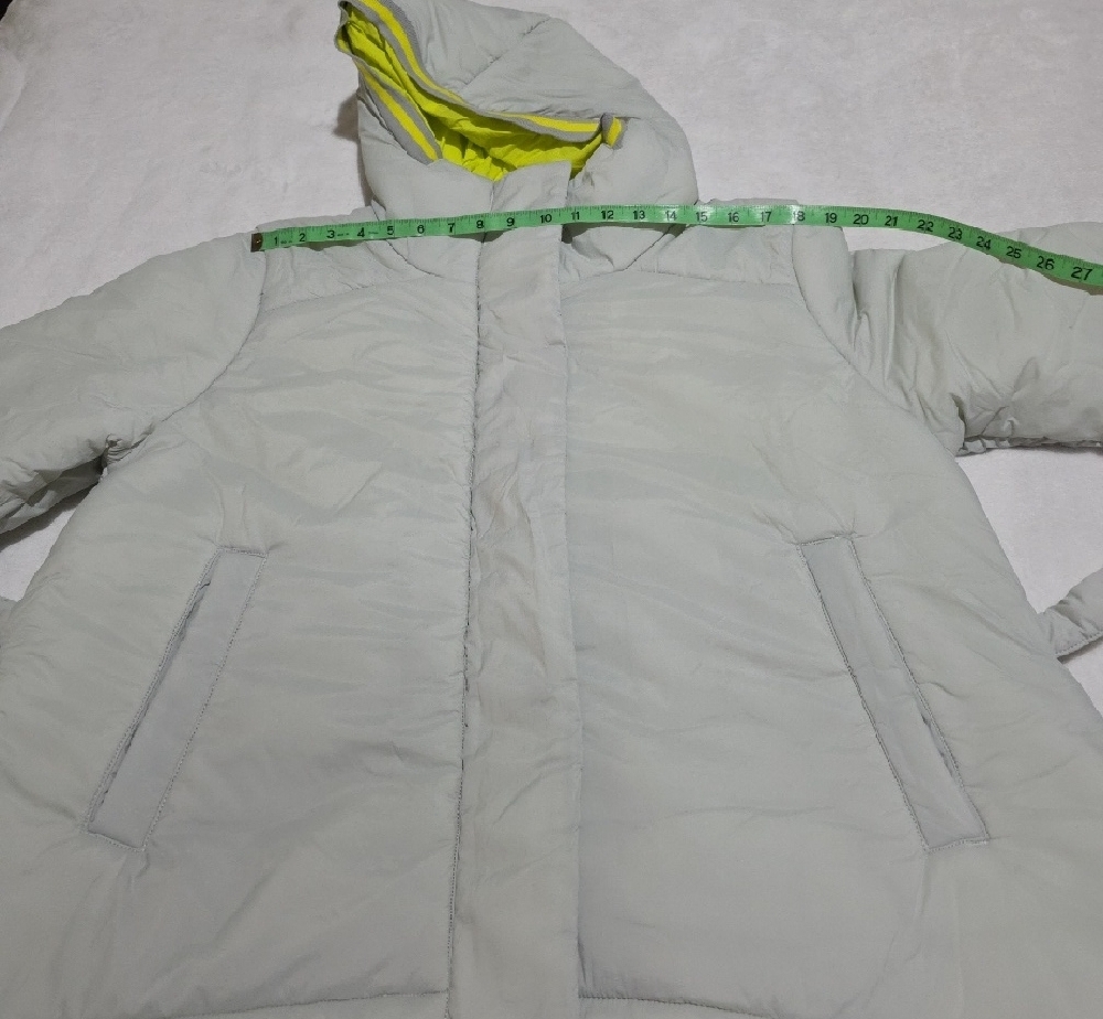 FP Movement Gray Hooded Jacket with‎ Neon Yellow Lining. - Picture 10 of 11